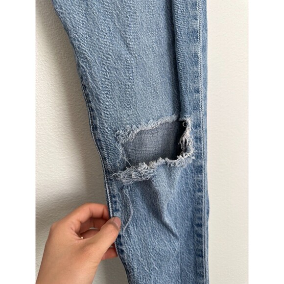 Levi's 501 S Button Fly Jeans Medium Wash Distressed Frayed Hem 27x30 Waist 27 - Picture 3 of 8